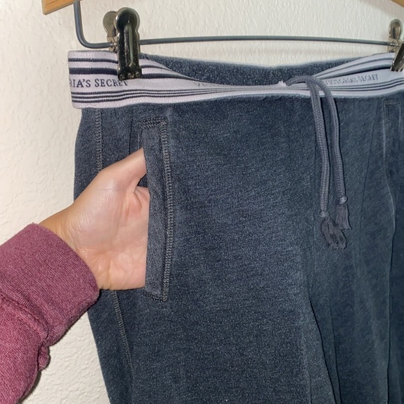 🐚Victoria's Secret Grey Joggers with Pink Logo up the left leg! - Picture 4 of 12